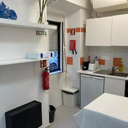 Lisbon's Cozy House Daire *